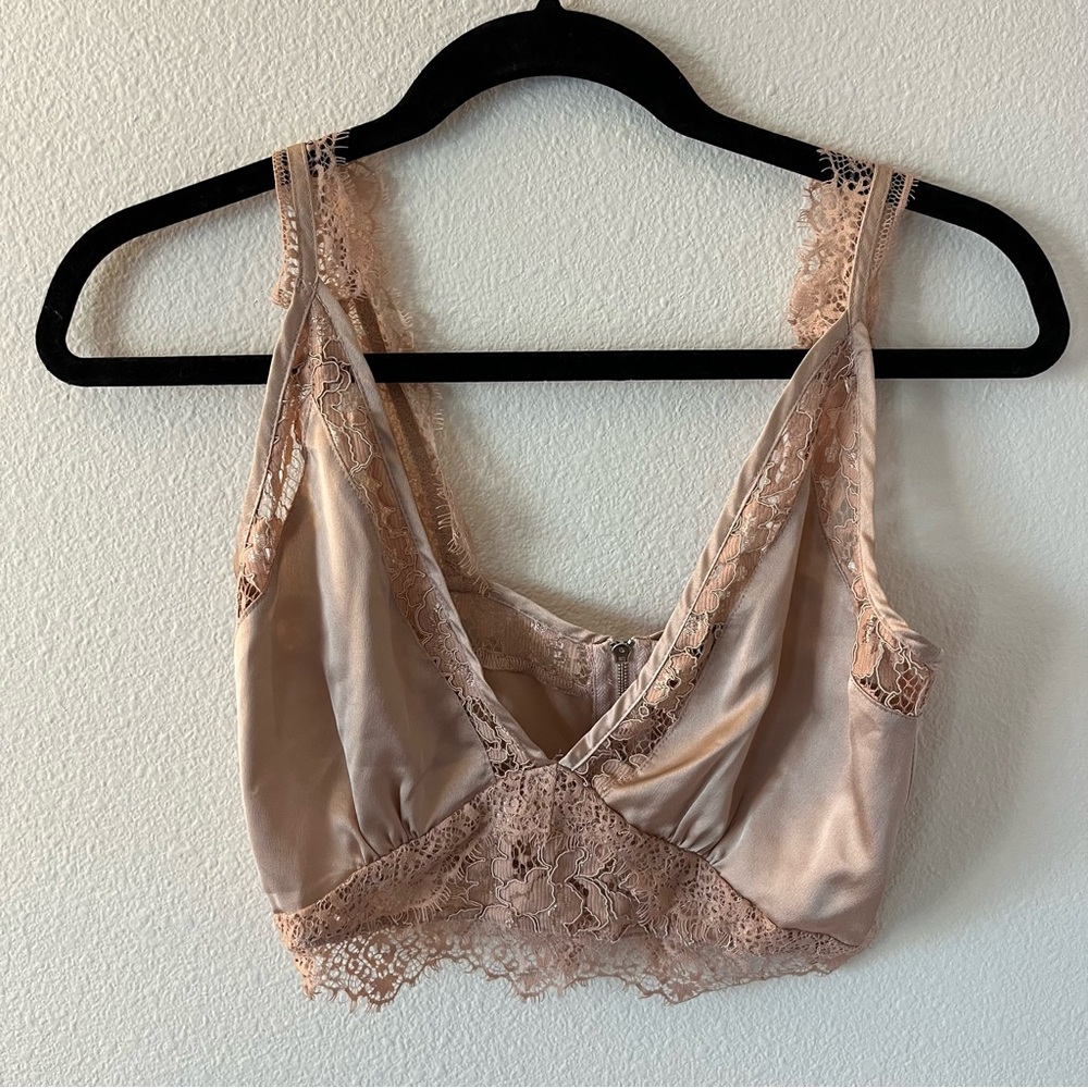 BRAND NEW Missguided Lace Satin Crop Top (XS)